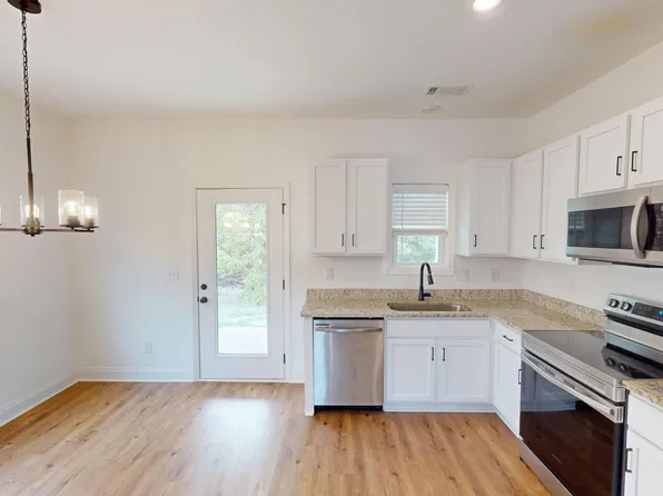 852 Levitan Dr, Columbia, TN 38401