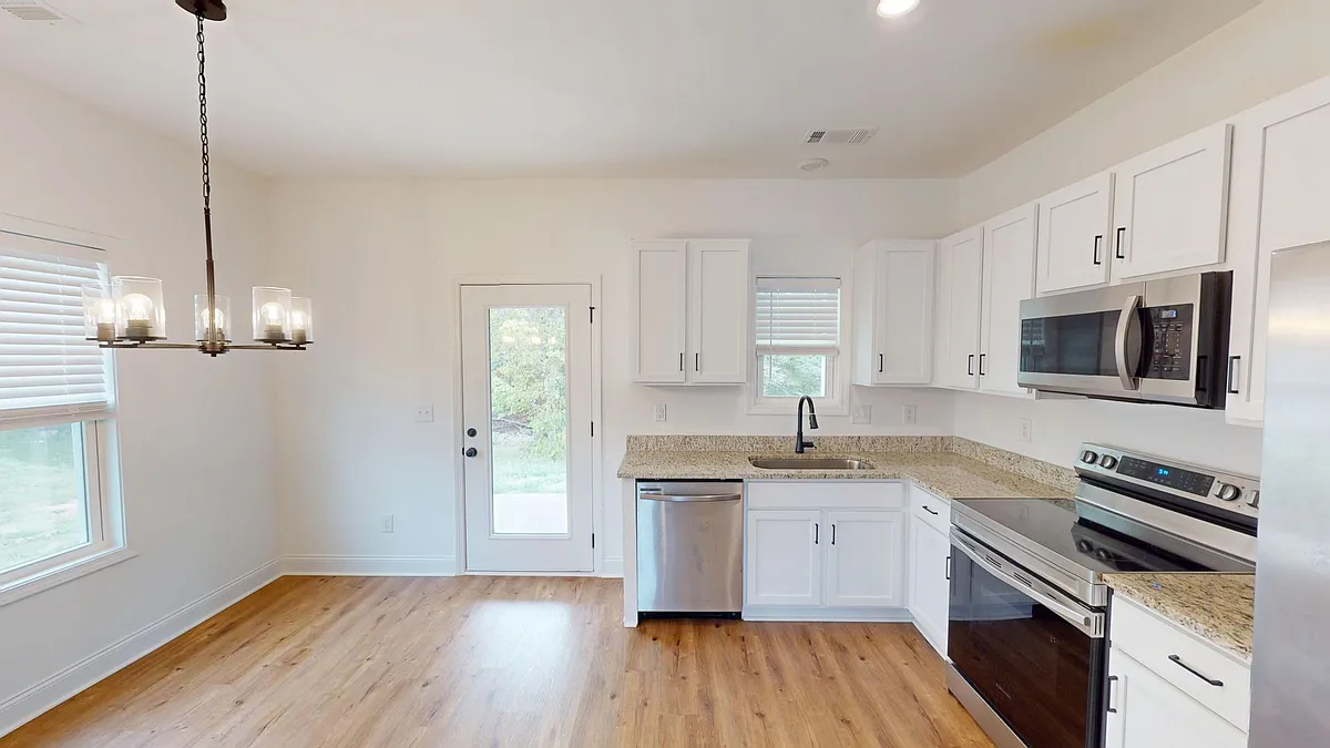 Building Photo - 852 Levitan Dr