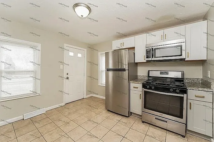 Building Photo - 43 Woodrow Ave #1