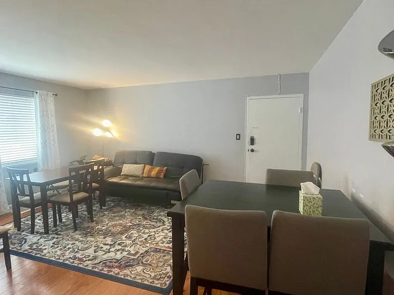 1031 Michigan Ave NE #101 — Photo 4