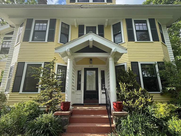 693 Commonwealth Ave #1 — Photo 1