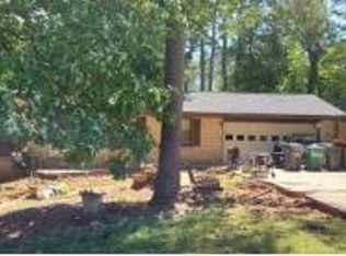 148 Jennifer Ln, Lilburn, GA 30047