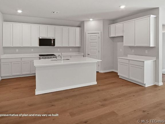 7th image of this home