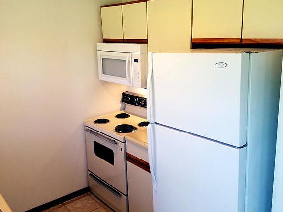 5th image of 3800 Cooper Dr E APT 10
