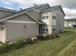 955 Penny Ln #955, Sycamore, IL 60178