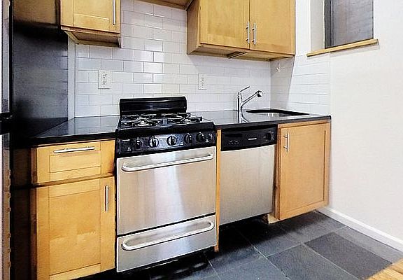 3rd image of 234 E 87th St APT 4B