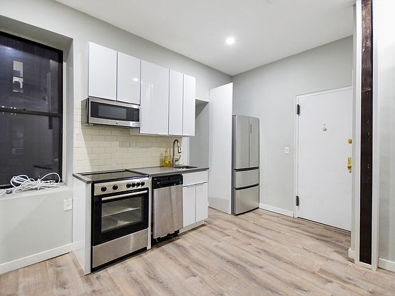 4th image of 618 W 136th St #Ff