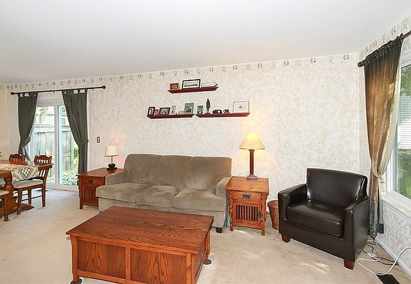 3rd image of 1930 N Heritage Dr