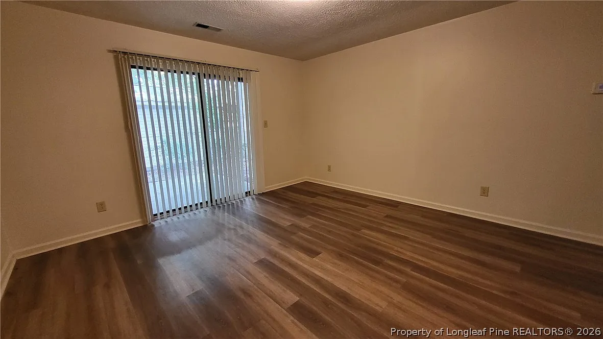 1 bed, 1.0 bath, $750 — Photo 2