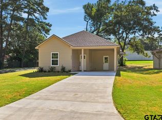1216 N 3rd St, Longview, TX 75601