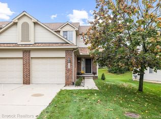 1288 Azalea Ln, Waterford, MI 48327