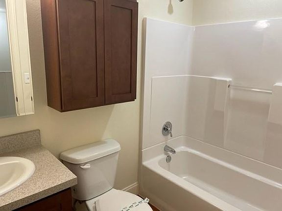 5th image of 2727 Stevens Pass Dr #2