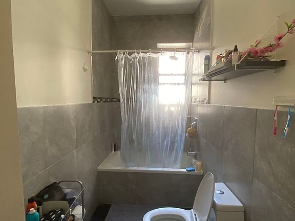 3rd image of 600 Park Pl #19L