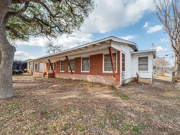 3rd image of 203 Sullivan Dr