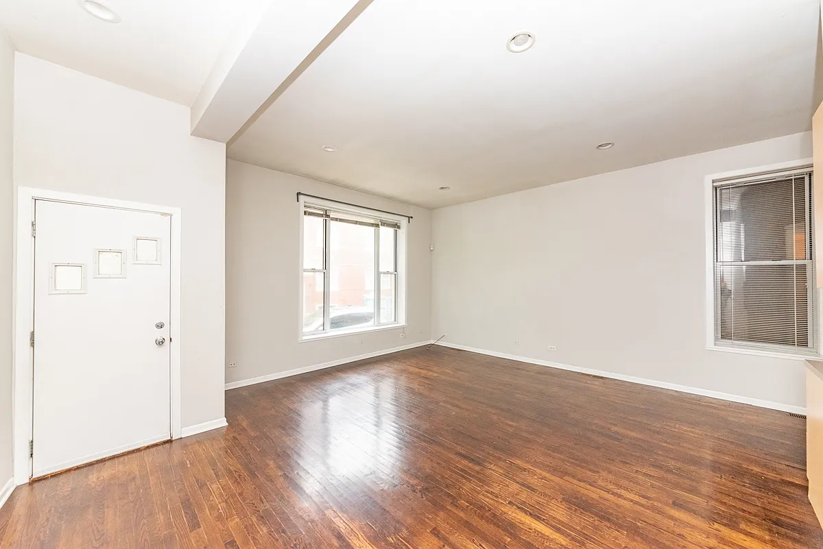 2 bed, 1.0 bath, 1050 sqft, $2,650 — Photo 2