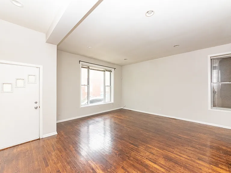 2207 W Race Ave #1 — Photo 2