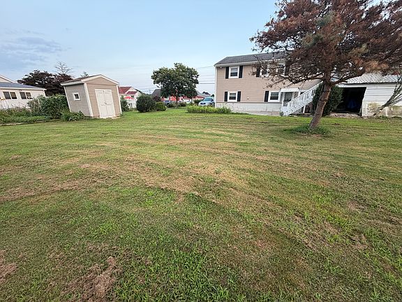 2nd image of 94 John St