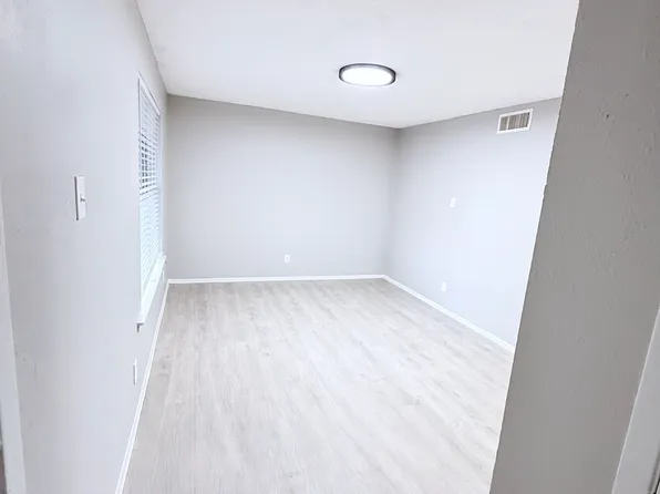 2799 E Ledbetter Dr, Dallas, TX