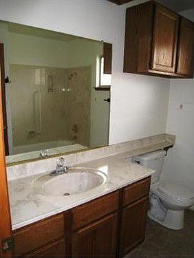 5th image of 938 Rosewood Ln