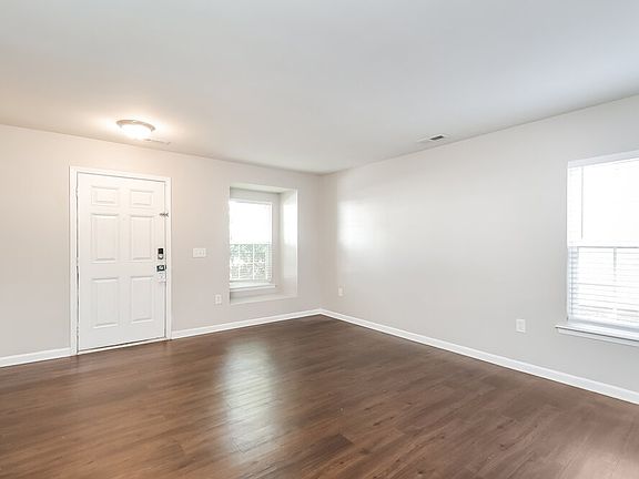 5th image of 2712 Markham Woods Ct