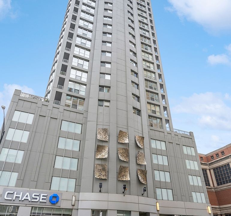 1st image of 600 N Dearborn St APT 1106