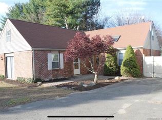 9 Granada Dr #9, Waterbury, CT 06704