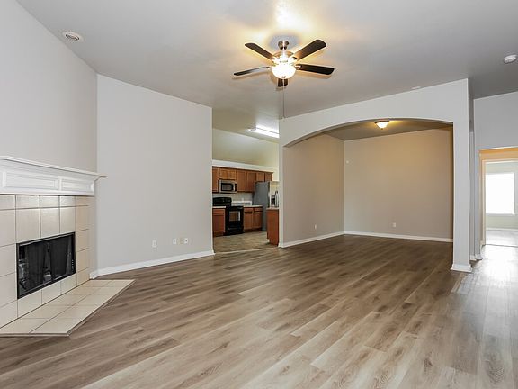 4th image of 344 Creekside Way