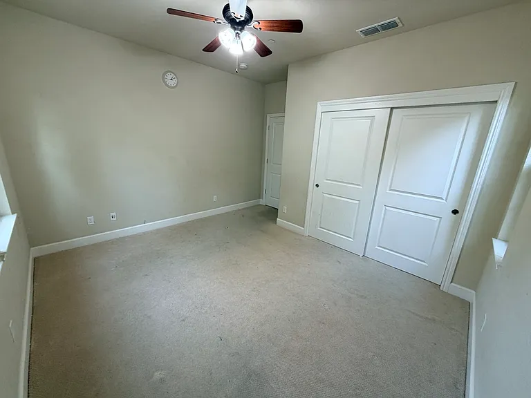 1885 Worthington Cir — Photo 9