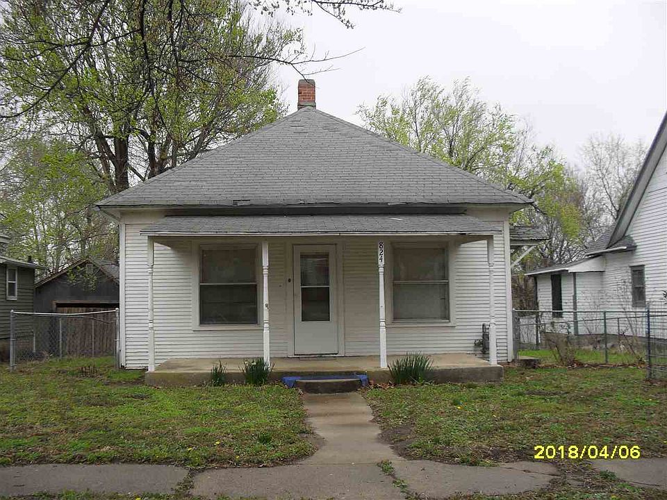 1st image of 824 S D St