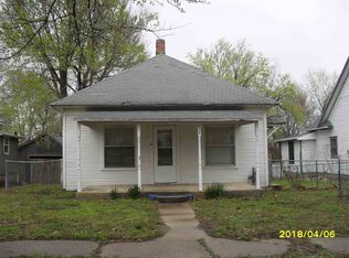 824 S D St, Arkansas City, KS 67005