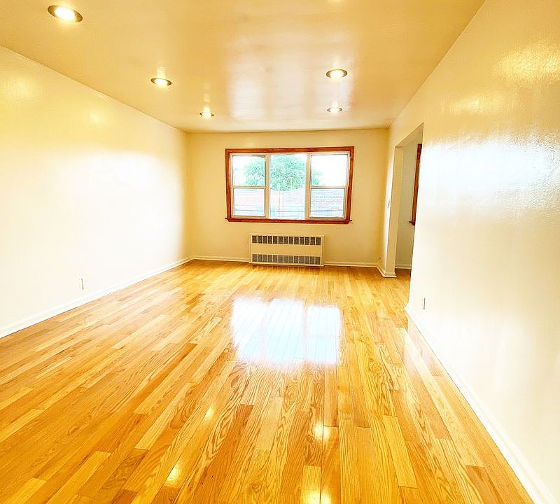 1st image of 2835 46th St #3