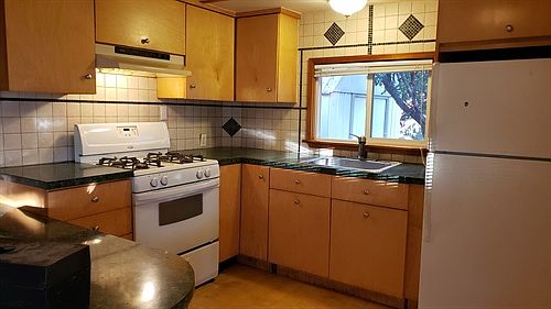4th image of 3725 Monterey Dr