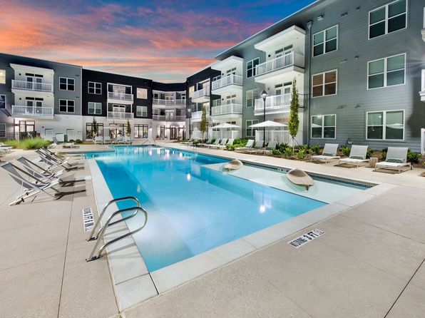 83 Ernest W Barrett Pkwy NE #1303