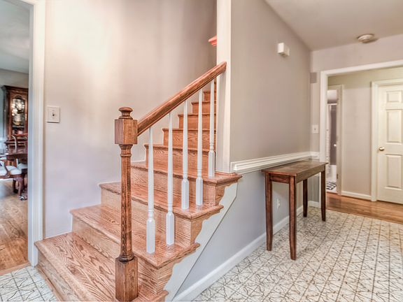 2nd image of 406 Montpelier Dr