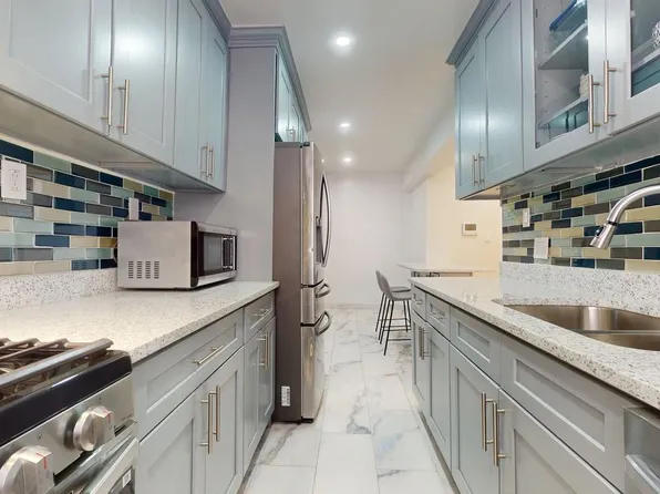 67-40 Booth Street image 20 of 40