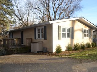 6308 Hillcrest Rd, Cary, IL 60013