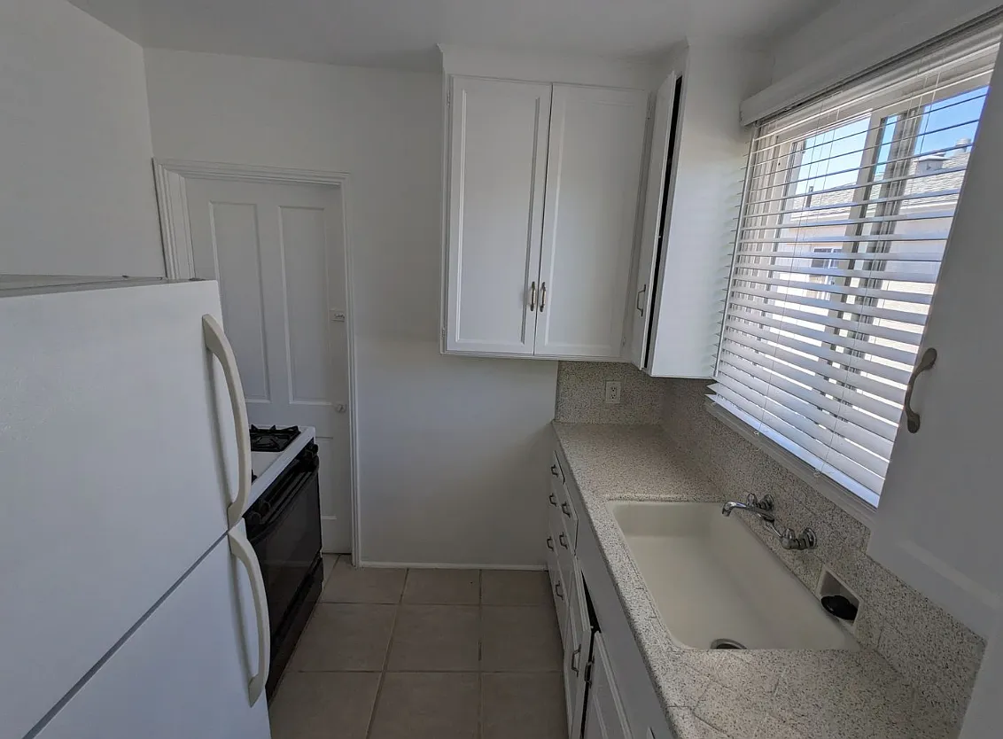 1 bed, 583 sqft, $2,150 — Photo 3