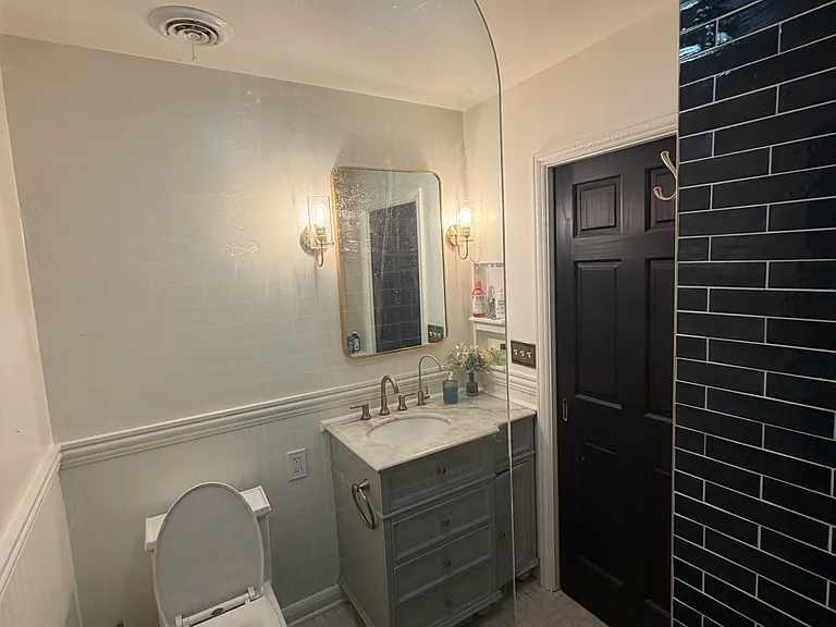 2429 N California Ave #1 — Photo 20