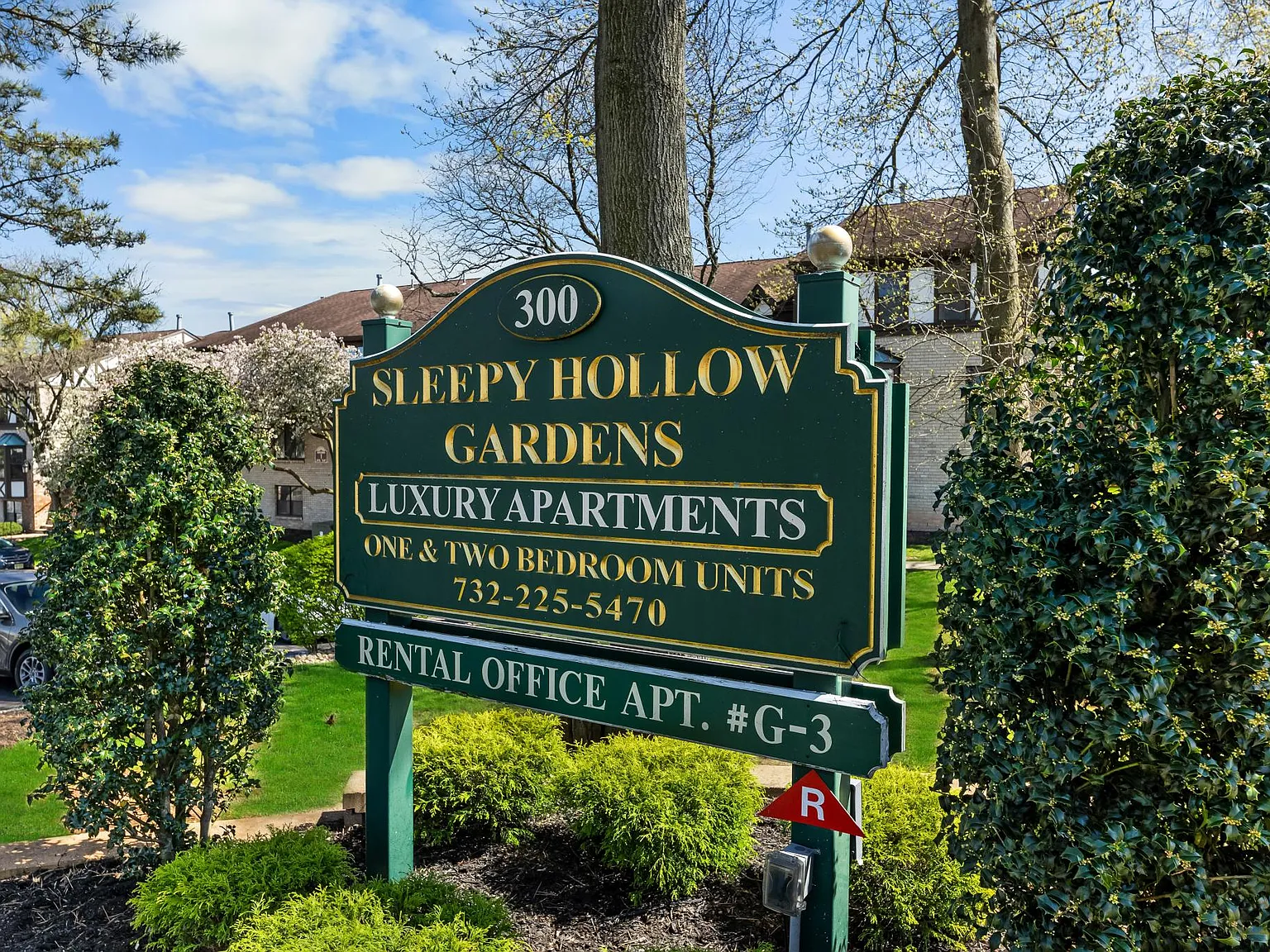Sleepy Hollow Garden Apartments — Photo 2