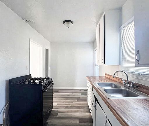 3rd image of 1112 Barberry Ln APT 6