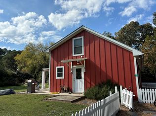 48 Steamboat Rd, Irvington, VA 22480