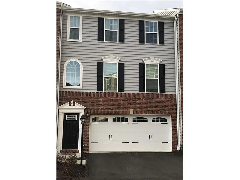 402 Hardy Ln photo 1