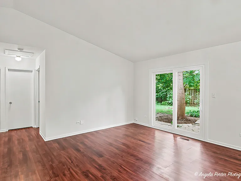 3287 Medford Ct — Photo 6