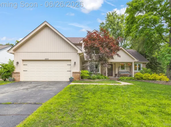 1830 Megans Meadow Dr, Commerce Township, MI 48390