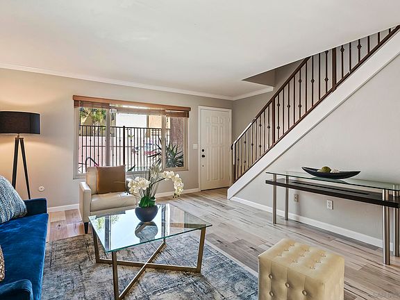 4th image of 267 S Mollison Ave #6