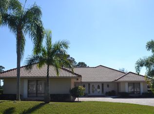 2 Berwick Rd, Palm Beach Gardens, FL 33418