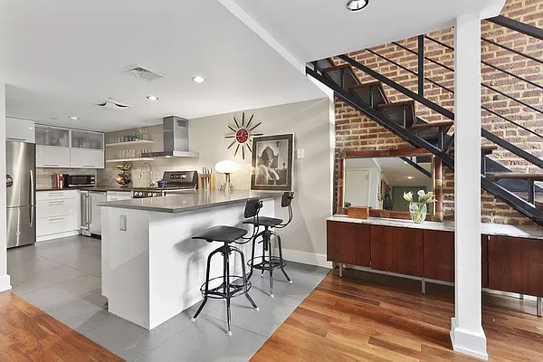 Rented by J R Daly & Sons | media 25