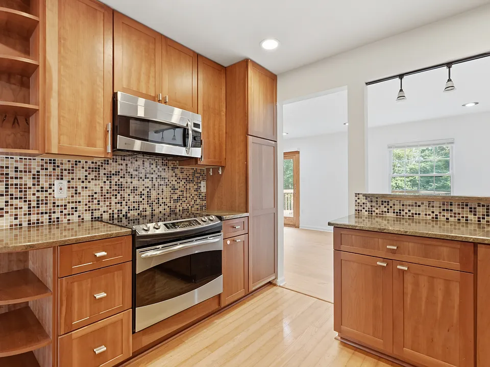 1110 Moorefield Creek Rd SW