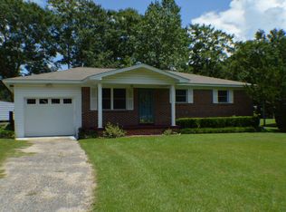 835 Maple St, Chipley, FL 32428