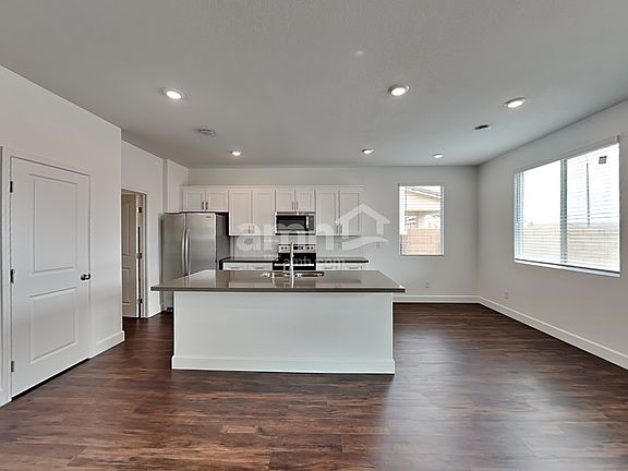 5th image of 10420 Medusita St